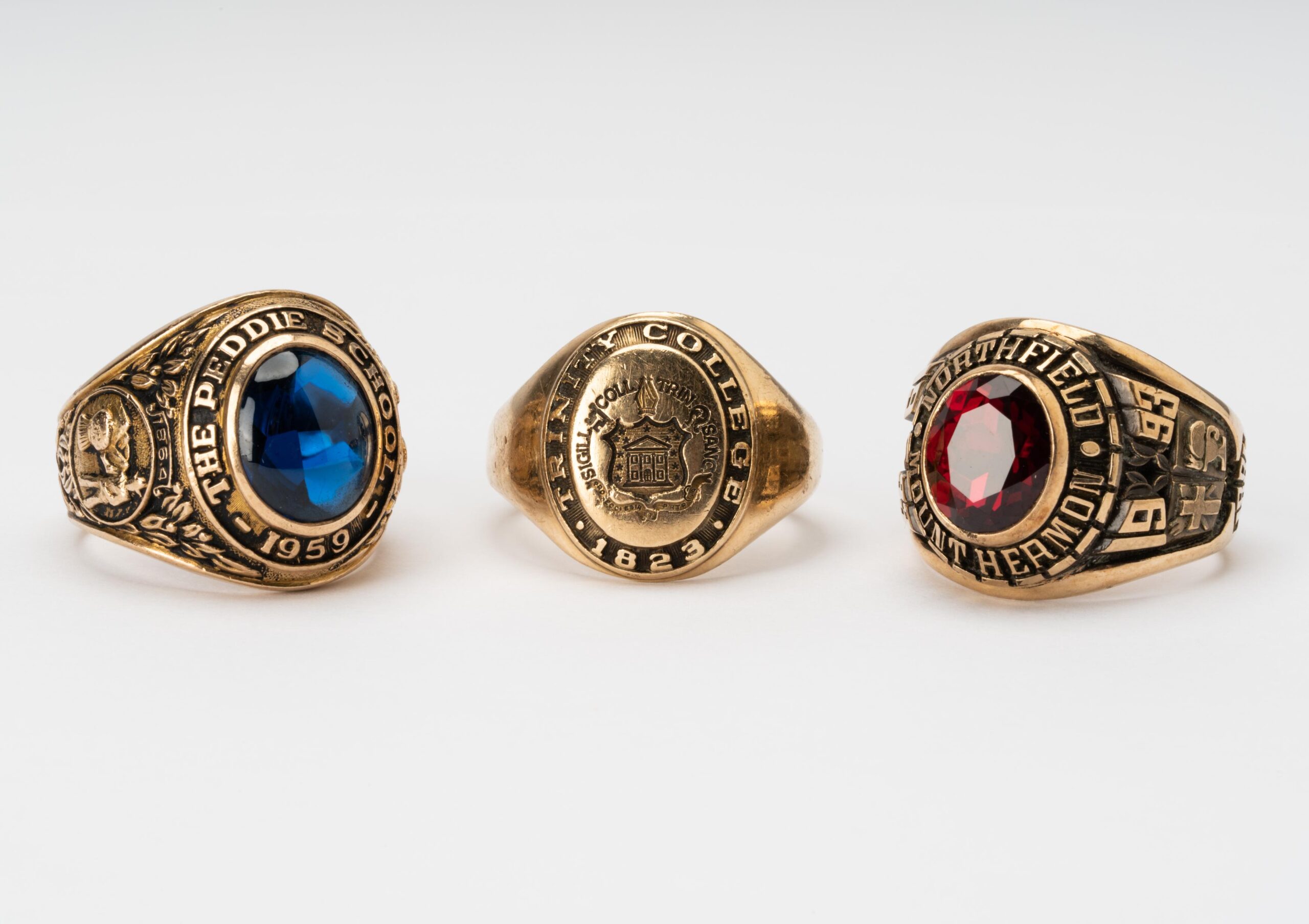 Who buys class rings near me